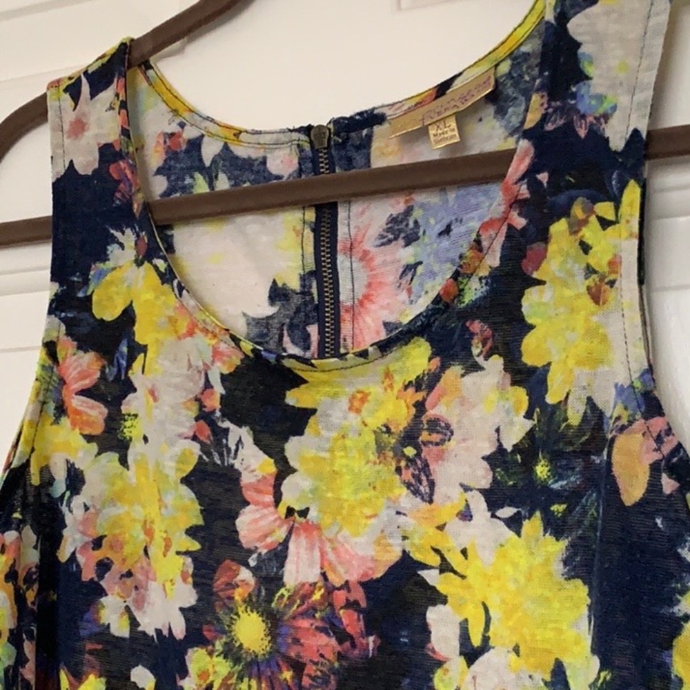 Tank top - Picture 2 of 4